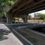 Demolição de ponte na Praia da Costa altera trânsito em Vila Velha