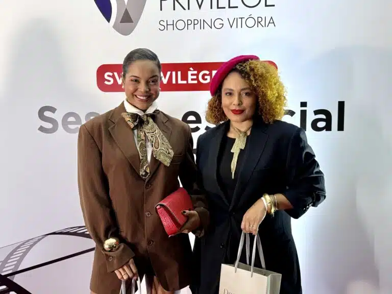 As lindas Camila Silva e Bianca Queiroz, no estilo Diabo Veste Prada no SV
