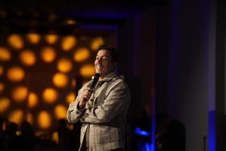 Em noite de homenagens para Renato Albani