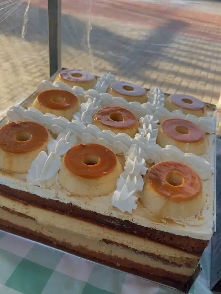 Fatia de bolo da Vavi Bolos
