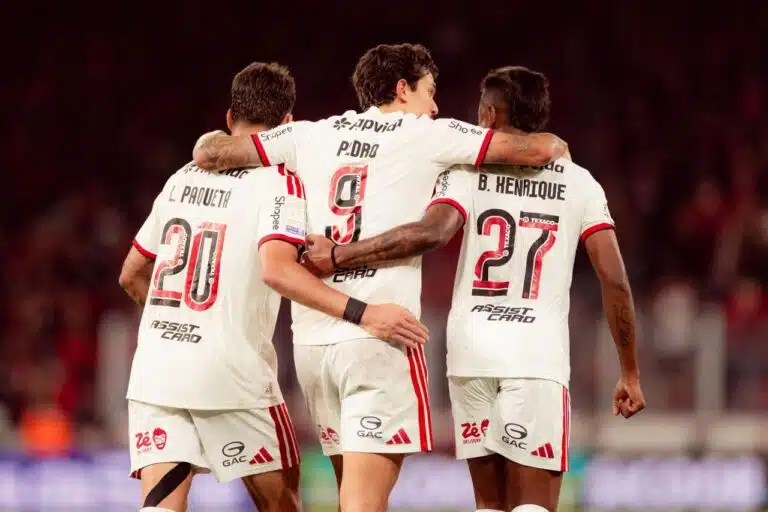 Flamengo dispara nas redes e lidera boom digital com gigantes