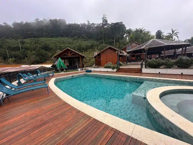 Piscina da Estância Vollmond em Santa Maria de Jetibá