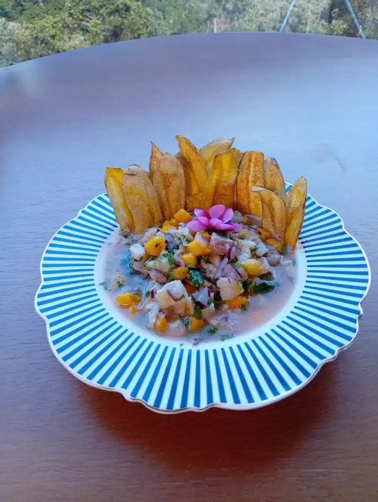 Restaurante Balaio na Rota da Ferradura, em Guarapari.