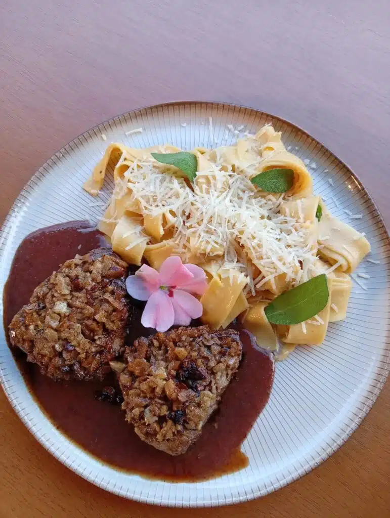 Restaurante Balaio na Rota da Ferradura, em Guarapari.