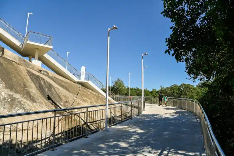 Vitória de Frente Para o Mar - Trecho da orla de São Pedro, em Vitória