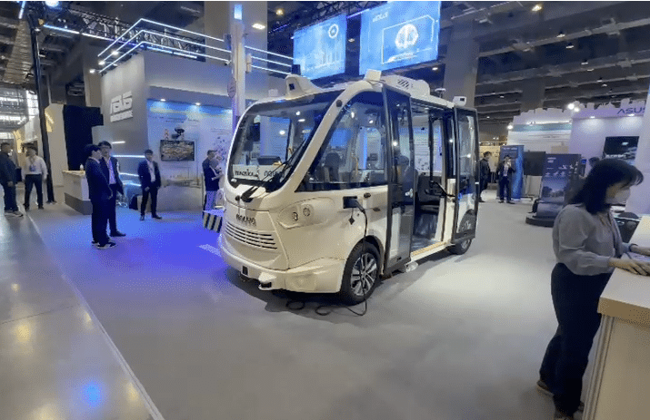 Veículo autônomo apresentado em feira de tecnologia de Taiwan mostra como cidades inteligentes já testam transporte sem motorista