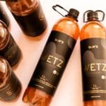 Marca do ES aposta em drink de whisky com mel artesanal