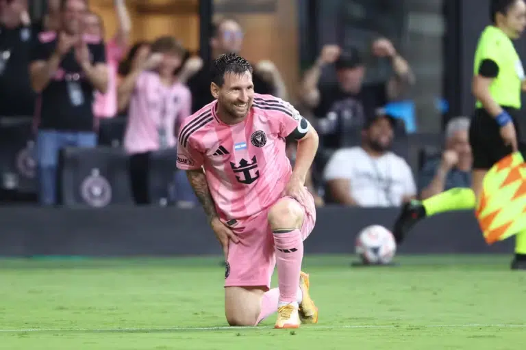 Messi tem fadiga muscular antes da estreia na Copa