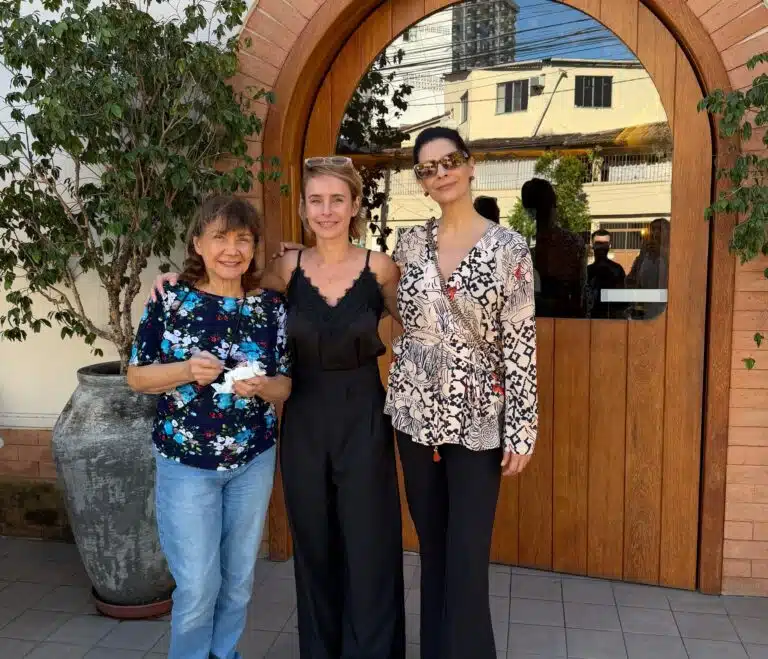 Ana Rosa, Fernanda Nobre e Helena Ranaldi na Chocolateria Brasil