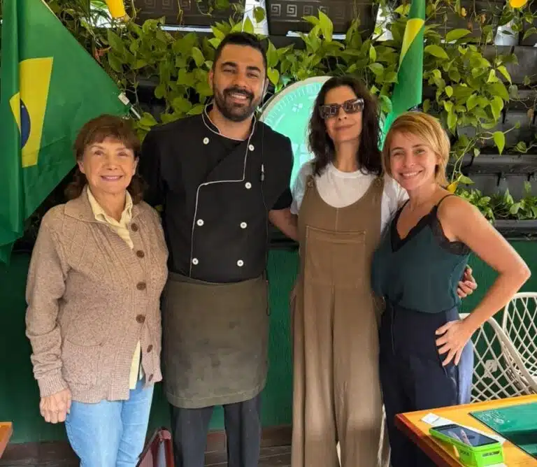 Ana Rosa, chef do Vilelê Gastrobar, Helena Ranaldi e Fernanda Nobre