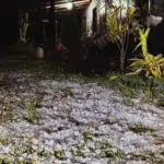 Moradores registram granizo durante forte temporal no Caparaó do ES