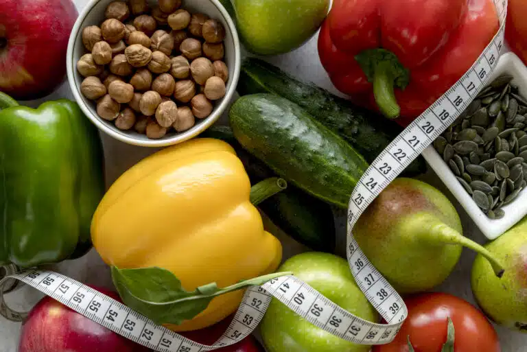 Redução de danos: a abordagem que os nutricionistas modernos defendem (e a internet ainda não entendeu)