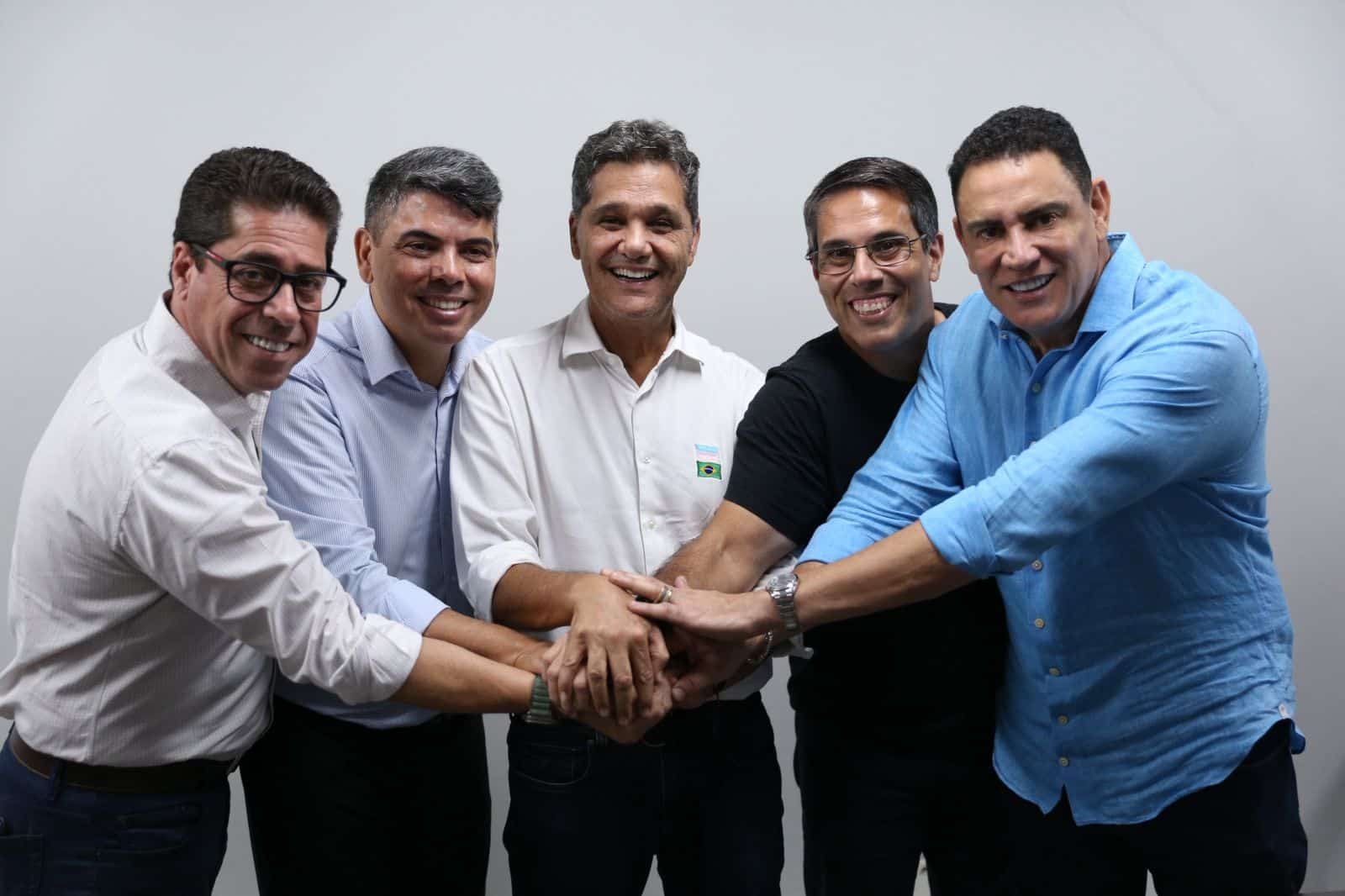 Da esquerda para a direita: Marcelo Santos, Messias Donato, Ricardo Ferraço, Amaro Neto e Da Vitória