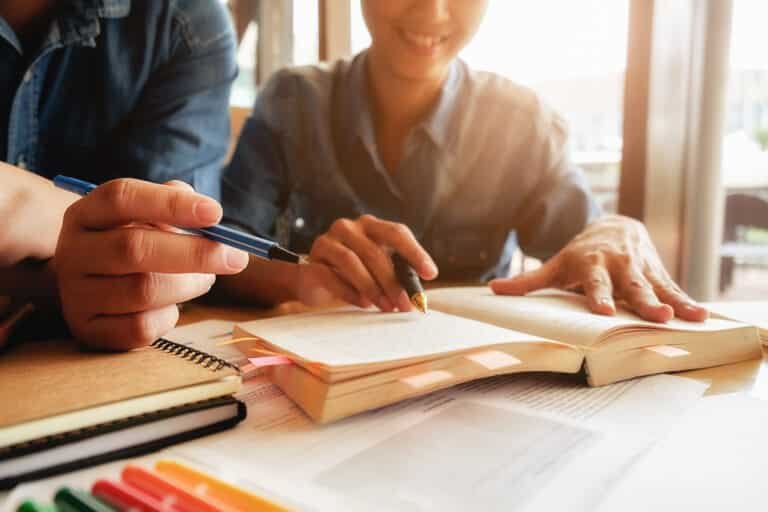 Capacitar líderes eleva a excelência educacional