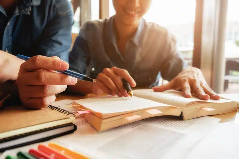 Capacitar líderes eleva a excelência educacional