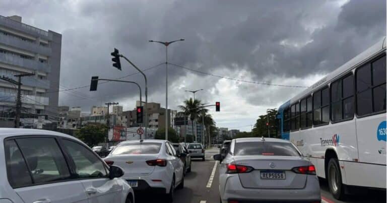 Após calorão, frente fria chega ao ES e derruba temperaturas