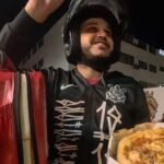 Veja por que motoboy viralizou no ES vendendo pizzas na garupa
