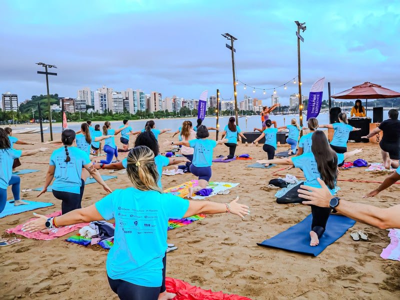 Yoga ao Amanhecer planeja reunir 120 pessoas na Curva da Jurema