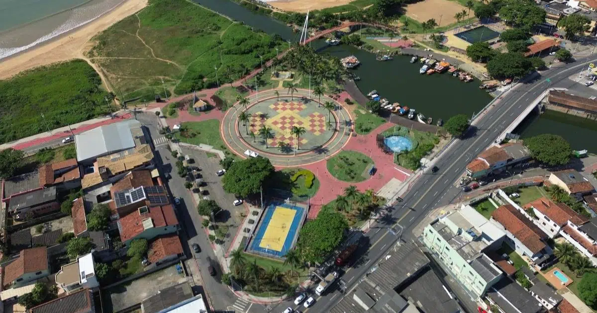 Praça Encontro das Águas