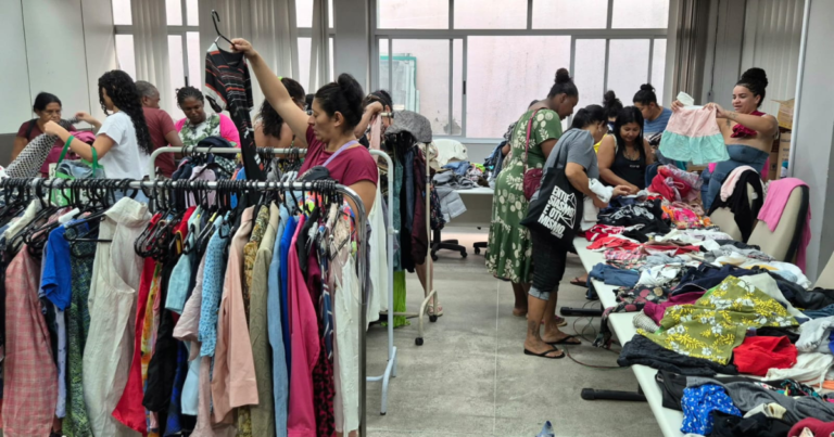 Vitória promove ação com roupas e calçados gratuitos nesta quinta