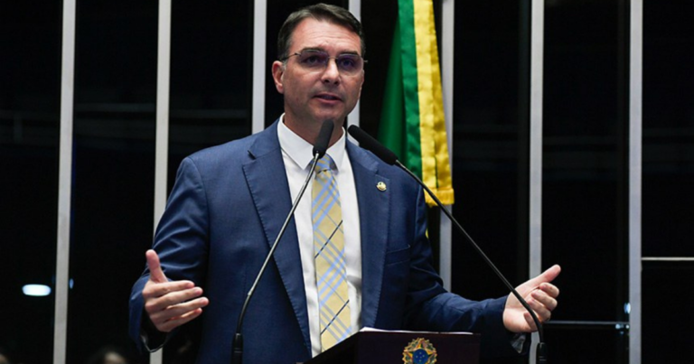 Veja os detalhes da visita de Flávio Bolsonaro ao ES