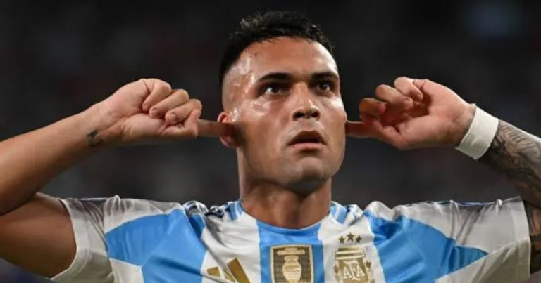 Argentina vence a Inglaterra de virada e está na final da Copa