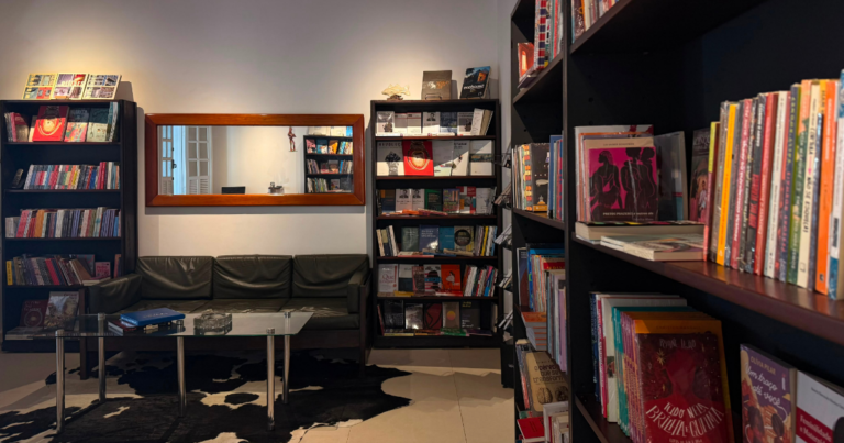 Livraria promove evento gratuito com música, moda e literatura