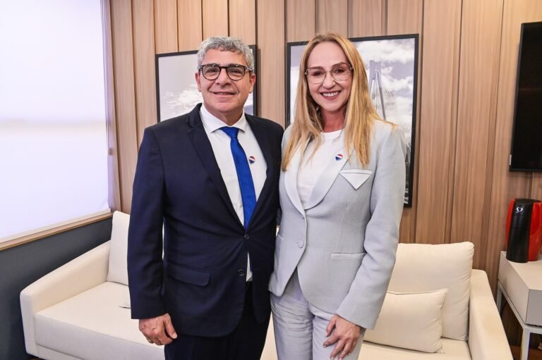 Giro de Negócios e Conexões