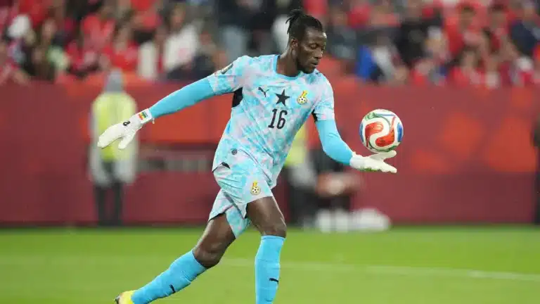 Goleiro de Gana vira celebridade após boas atuações na Copa