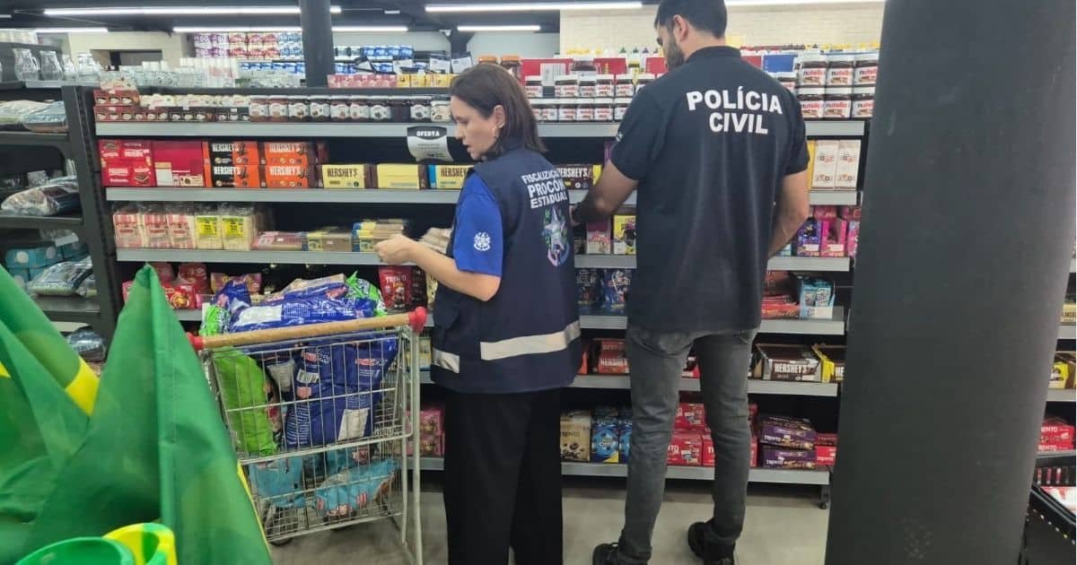 Decon e Procon-ES apreendem cerca de mil produtos vencidos durante fiscalização em distribuidoras de Vila Velha