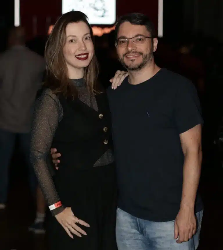 Grazieli Esposti e Eduardo Brito Alencar