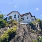 Por que mansão milionária na Prainha ainda não foi vendida?