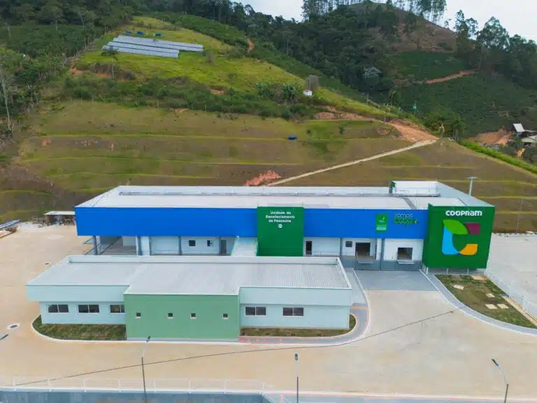 Cooperativa capixaba inaugura unidade que vai processar 20 toneladas de tilápia por dia