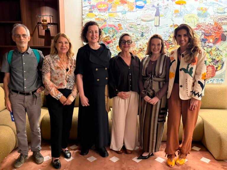 Lincoln Dias,  Lígia Diniz, Sandra Matias, Rosane Paste, Cris Locatelli e Lara Brotas