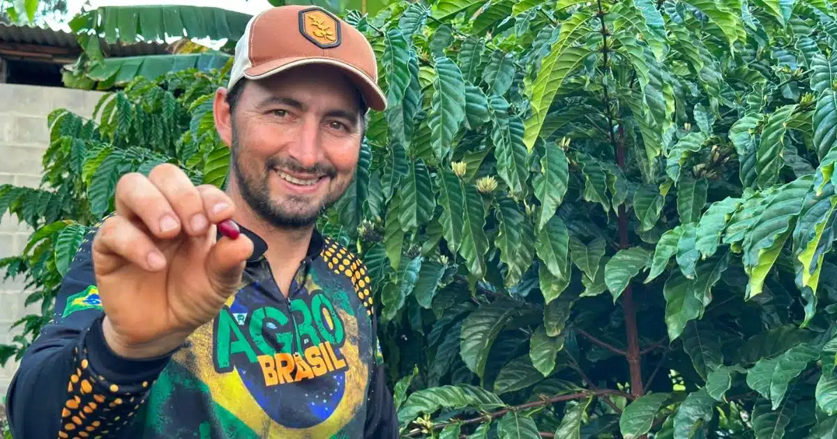 Luciano do Café Pai e Filho em Linhares
