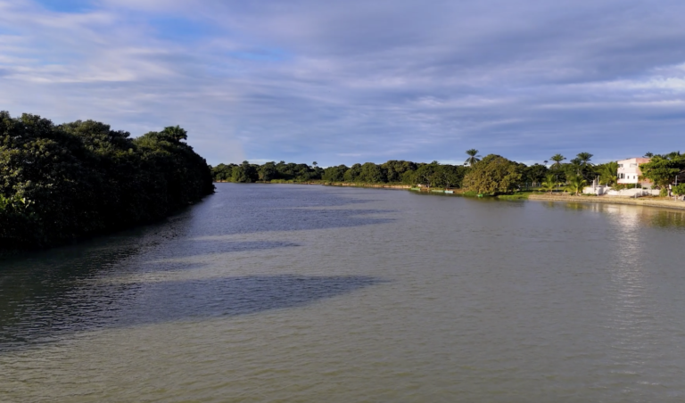 Avanço do mar ameaça abastecimento de água no Norte do ES