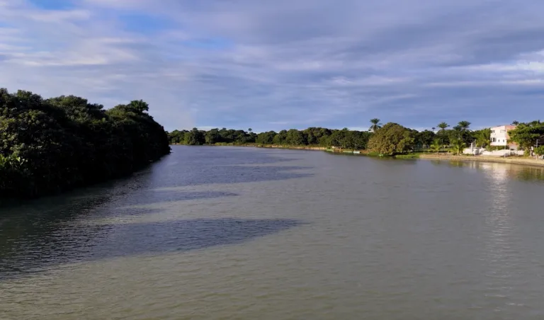 Avanço do mar ameaça abastecimento de água no Norte do ES