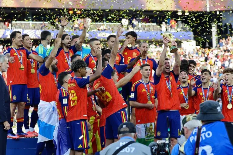 Na prorrogação, Espanha vence Argentina e é bicampeã mundial