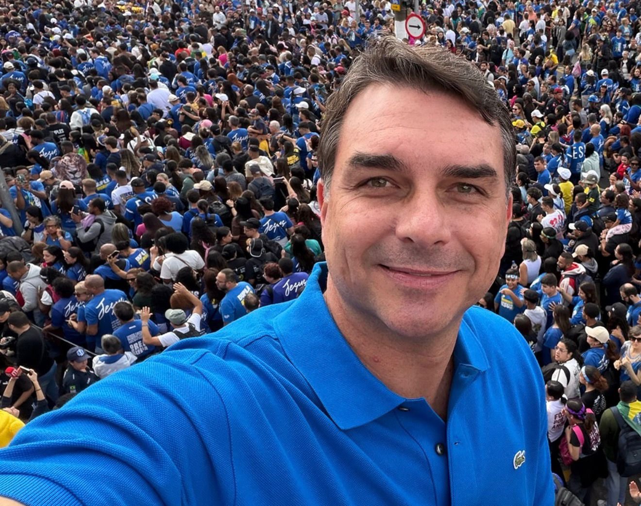Flávio Bolsonaro confirma visita ao ES de olho nas eleições