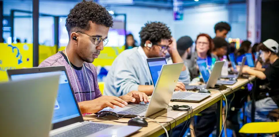 De graça! CIEE ofere mais de 50 cursos para estudantes