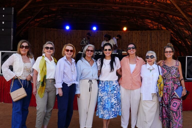 Josie Chieppe, Zanza Dalcomo, 
Beth Dalcomo,
Thais Hilal,
Vívian Coser, Carol Ruas, Neusa Mendes e 
Flávia Dalla Bernardina.