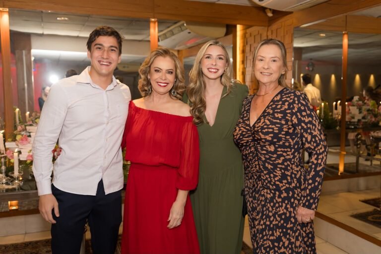 Gabriel Passamani, Sônia Abelha, Tainá Passamani e Adriana Passamani