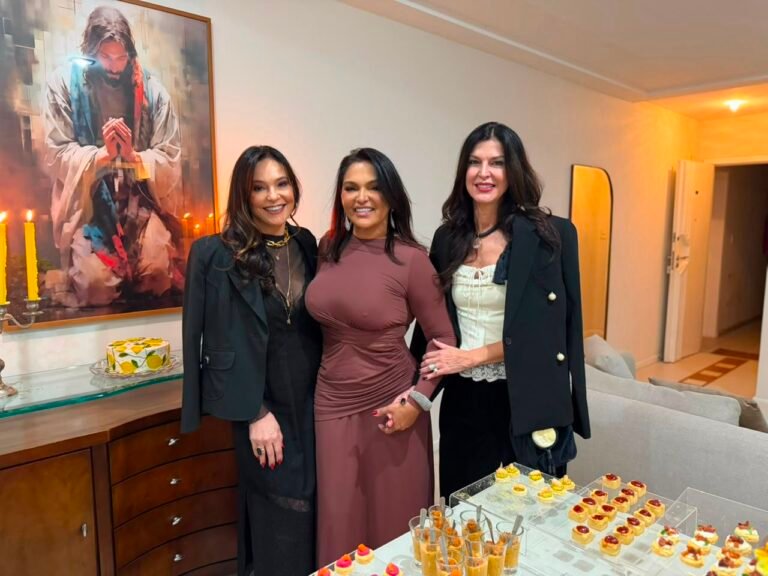 Valquiria Cheim , Luísa e Renata Cola