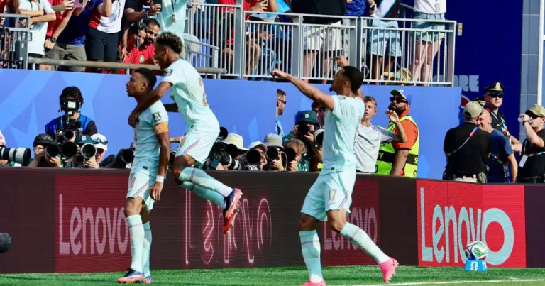 França vence Marrocos e é a 1ª semifinalista da Copa do Mundo