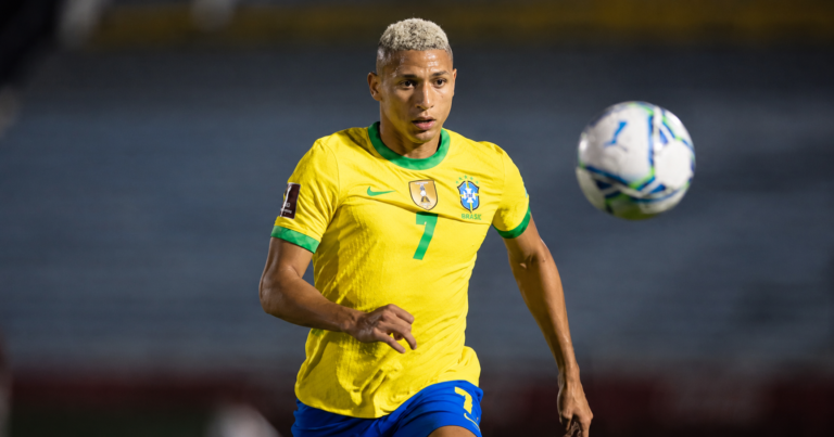 Jogador capixaba Richarlison é alvo de ataques racistas nas redes sociais