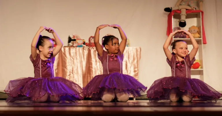 Ballet infantil reúne 35 crianças em apresentação gratuita no ES