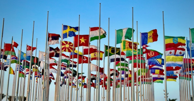Quanto custará ir à Copa do Mundo de 2030? Saiba como calcular!