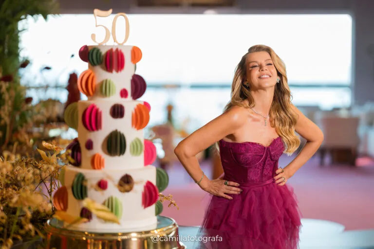 Iracema Neves celebra os 50 — porque comemorar é com ela
