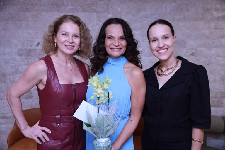 Adriana Ribeiro, Lusanere Cruz e Hállyza Almeida Rodrigues.