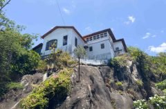 A mansão está sendo vendida por R$ 6,5 milhões na Prainha. Fotos: Divulgação